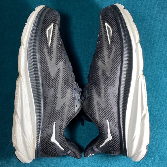 Size 12.5 Wide - Men’s Hoka One Clifton 9 black shoes - Picture 5 of 8